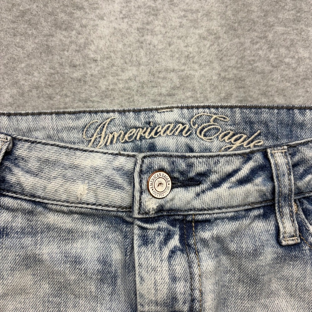 American Eagle Light Acid Wash Denim Mini Skirt Womens Blue Distressed Y2K Style - Picture 2 of 6